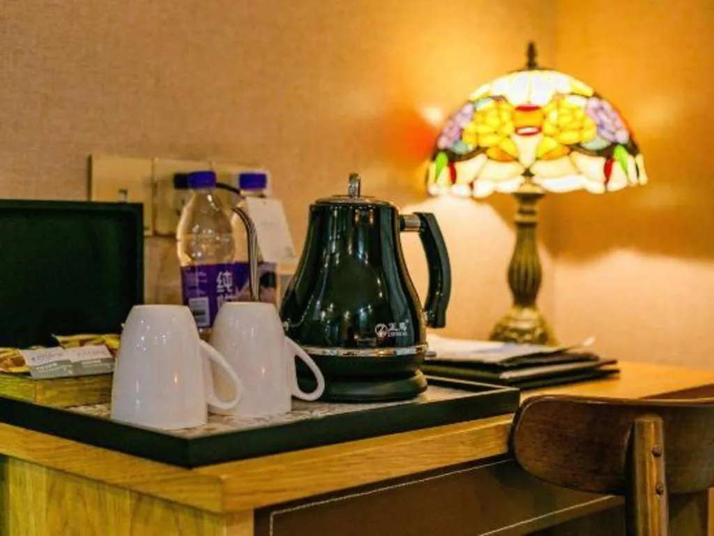 James Joyce Coffetel Xi'an Laochenggen Hongmiaopo Metro Station