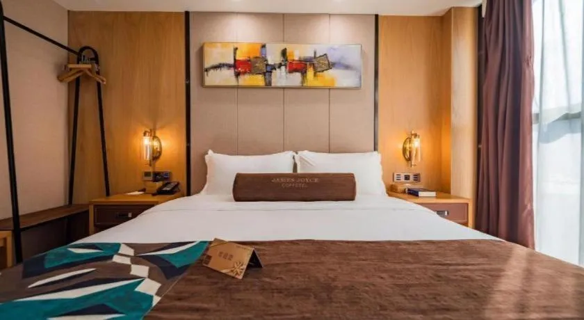 Bed in James Joyce Coffetel Xi'an Laochenggen Hongmiaopo Metro Station