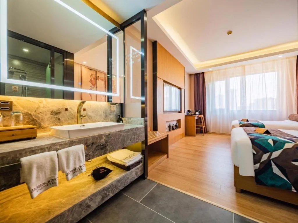 Bed in James Joyce Coffetel Xi'an Laochenggen Hongmiaopo Metro Station