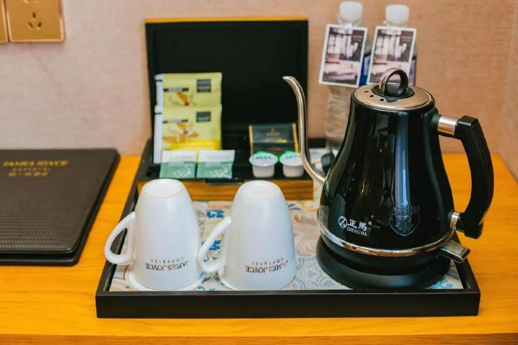 James Joyce Coffetel Xi'an Laochenggen Hongmiaopo Metro Station