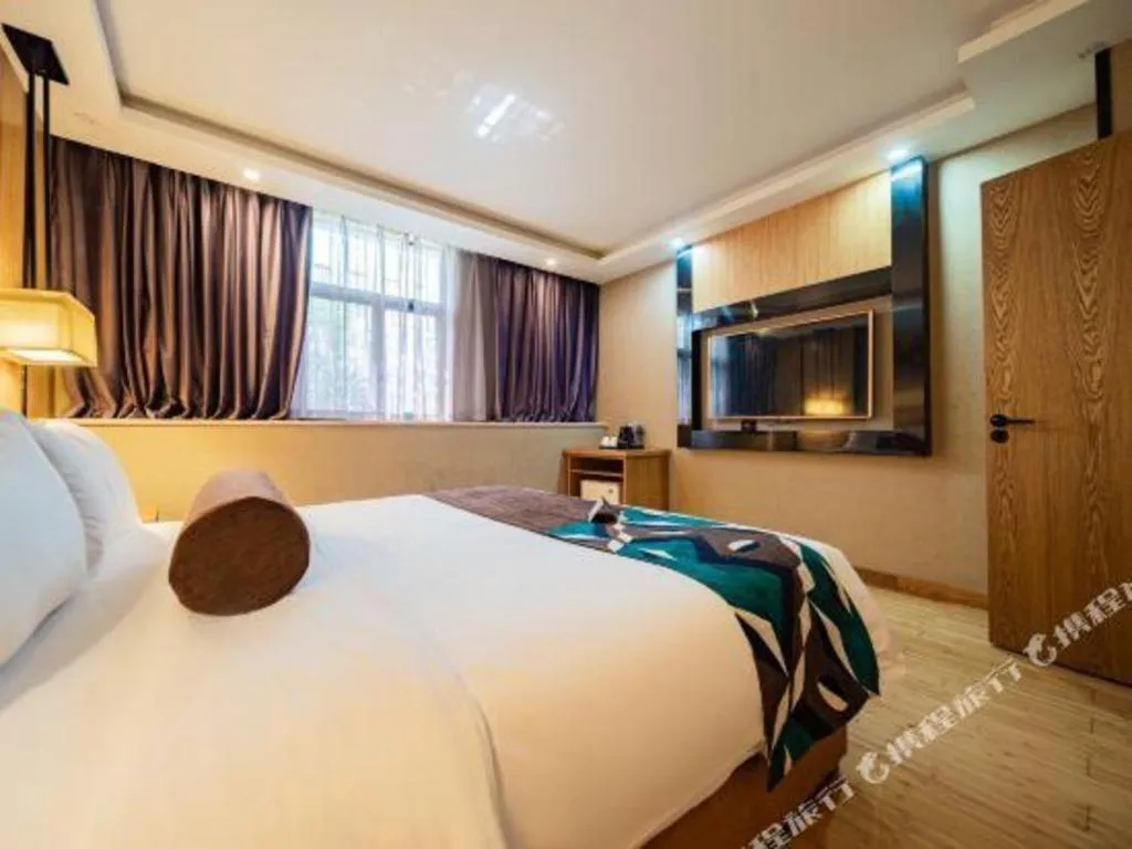 Bed in James Joyce Coffetel Xi'an Laochenggen Hongmiaopo Metro Station