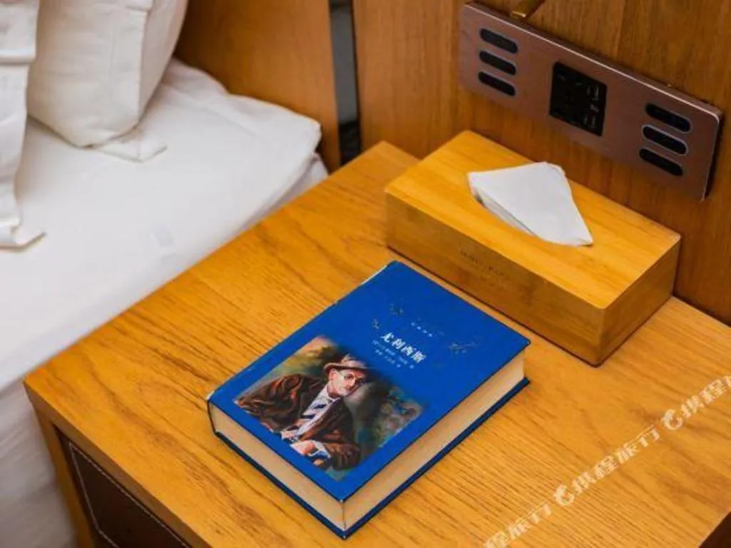 Bed in James Joyce Coffetel Xi'an Laochenggen Hongmiaopo Metro Station