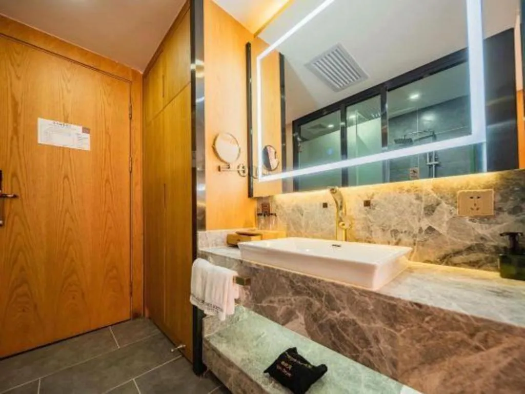 James Joyce Coffetel Xi'an Laochenggen Hongmiaopo Metro Station