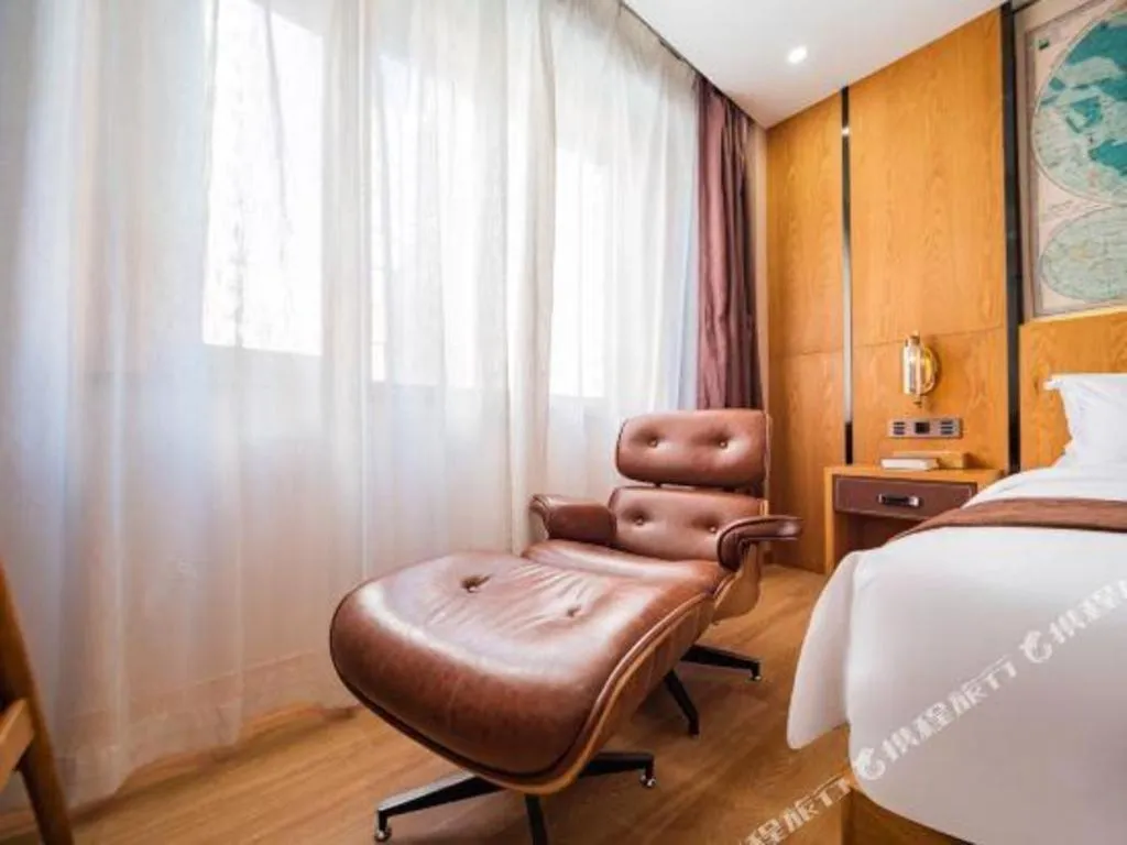 James Joyce Coffetel Xi'an Laochenggen Hongmiaopo Metro Station