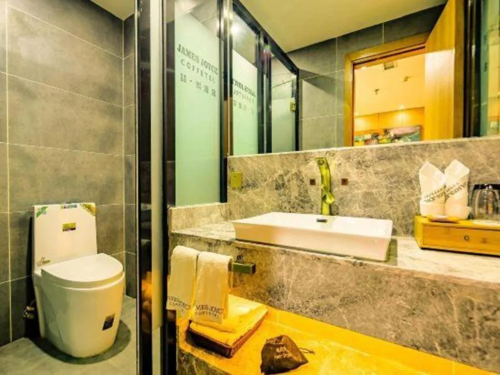 James Joyce Coffetel Xi'an Laochenggen Hongmiaopo Metro Station