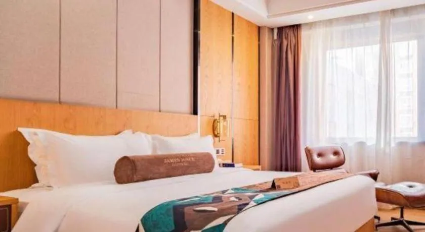 Bed in James Joyce Coffetel Xi'an Laochenggen Hongmiaopo Metro Station