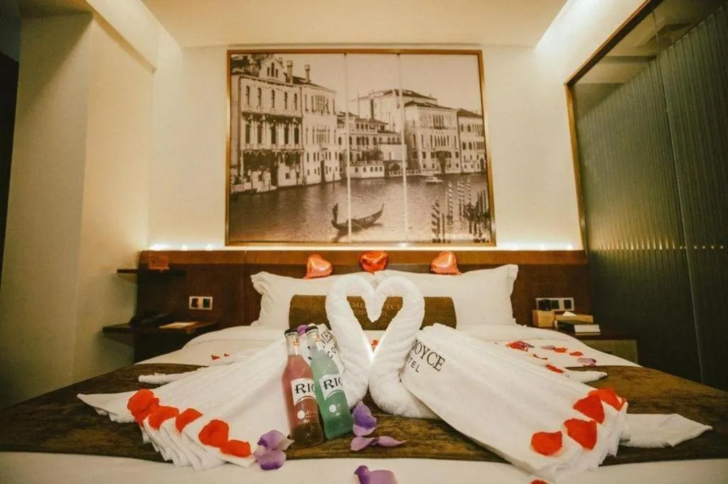 Bed in James Joyce Coffetel Wuhan Huanlegu Renhe Road Subway Station