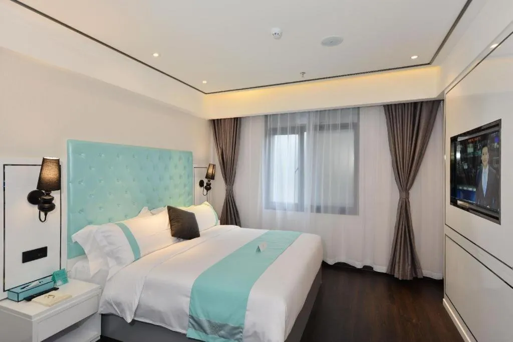 Bed in Xana Hotelle Guangzhou Tiyuxi Road Metro Station Branch