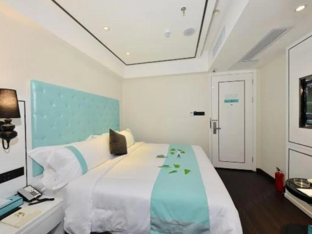 Bed in Xana Hotelle Guangzhou Tiyuxi Road Metro Station Branch
