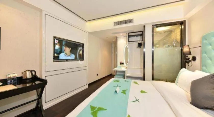 Bed in Xana Hotelle Guangzhou Tiyuxi Road Metro Station Branch