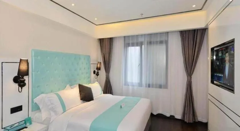 Bed in Xana Hotelle Guangzhou Tiyuxi Road Metro Station Branch