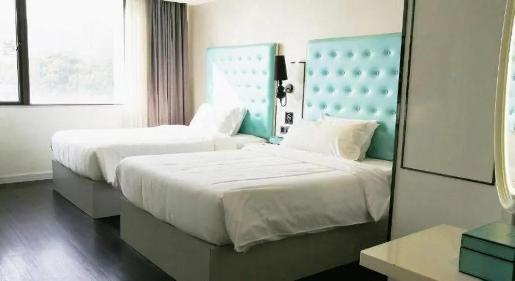 Bed in Xana Lite Guangzhou Shixi Metro Station