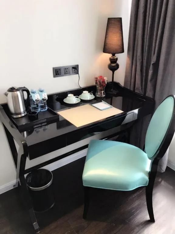 Xana Lite Guangzhou Shixi Metro Station