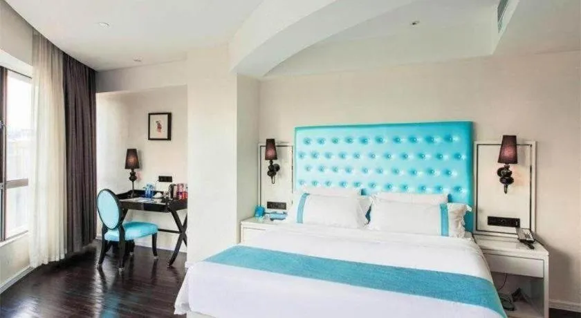 Bed in Xana Lite Guangzhou Shixi Metro Station