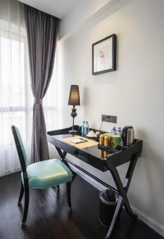 Xana Lite Guangzhou Shixi Metro Station