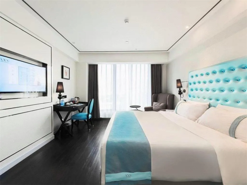 Bed in Xana Lite Guangzhou Shixi Metro Station