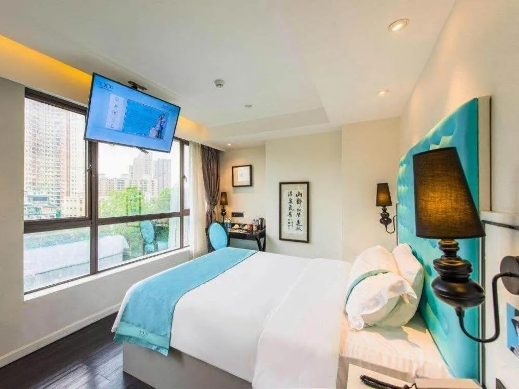 Bed in Xana Lite Guangzhou Shixi Metro Station