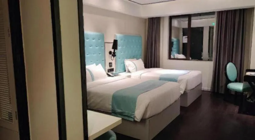 Bed in Xana Lite Guangzhou Shixi Metro Station