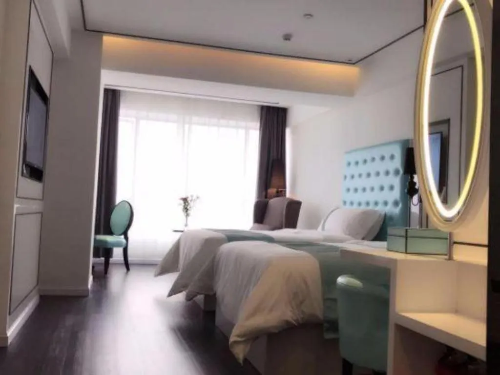 Bed in Xana Lite Guangzhou Shixi Metro Station