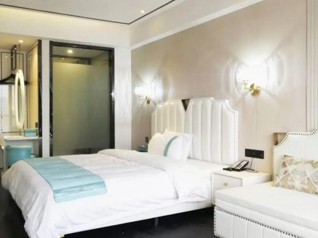 Bed in Xana Lite Guangzhou Shixi Metro Station