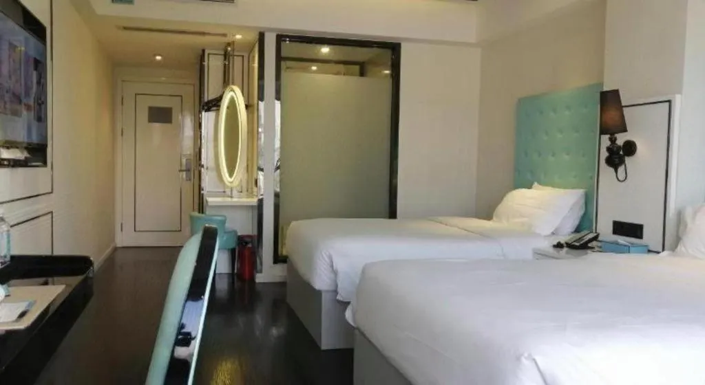 Bed in Xana Lite Guangzhou Shixi Metro Station