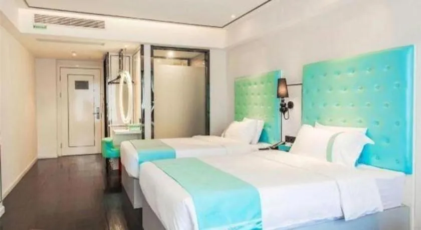 Bed in Xana Lite Guangzhou Shixi Metro Station