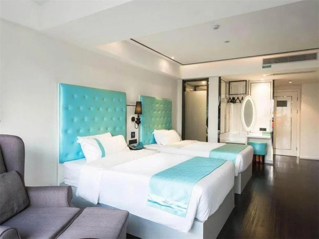 Bed in Xana Lite Guangzhou Shixi Metro Station