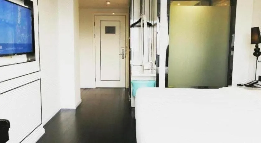 Xana Lite Guangzhou Shixi Metro Station