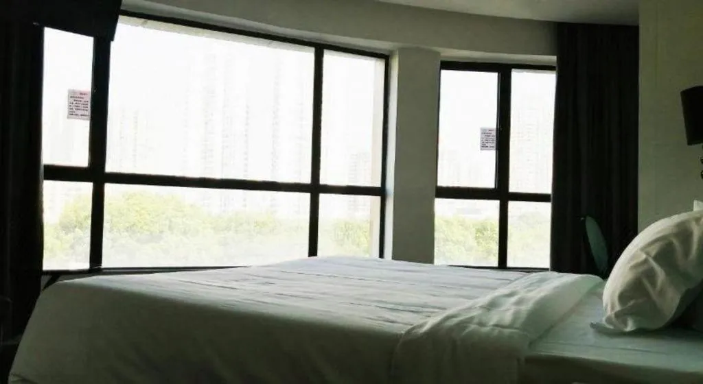 Bed in Xana Lite Guangzhou Shixi Metro Station