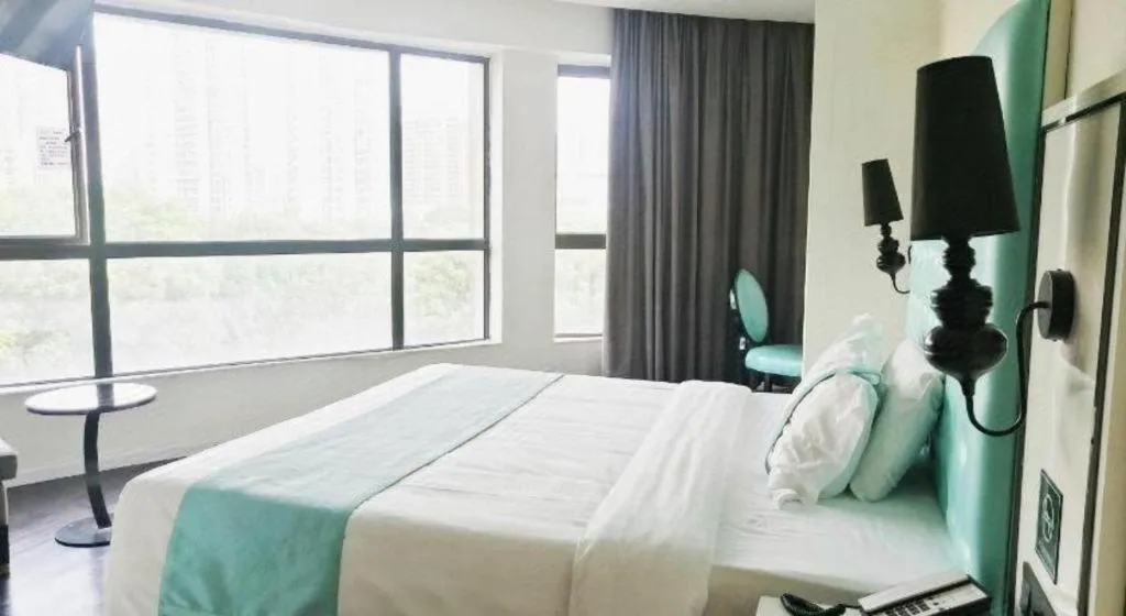 Bed in Xana Lite Guangzhou Shixi Metro Station