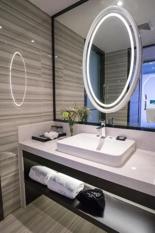 Xana Lite Guangzhou Shixi Metro Station