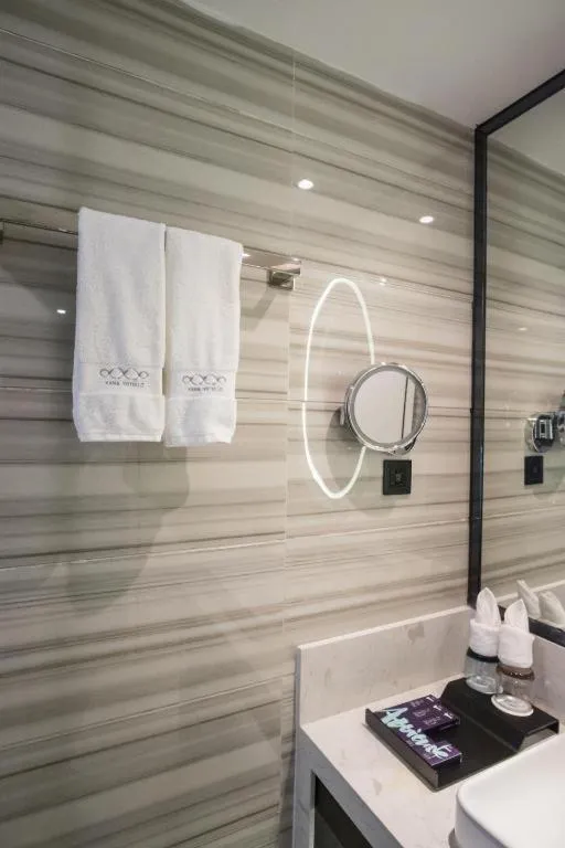 Xana Lite Guangzhou Shixi Metro Station