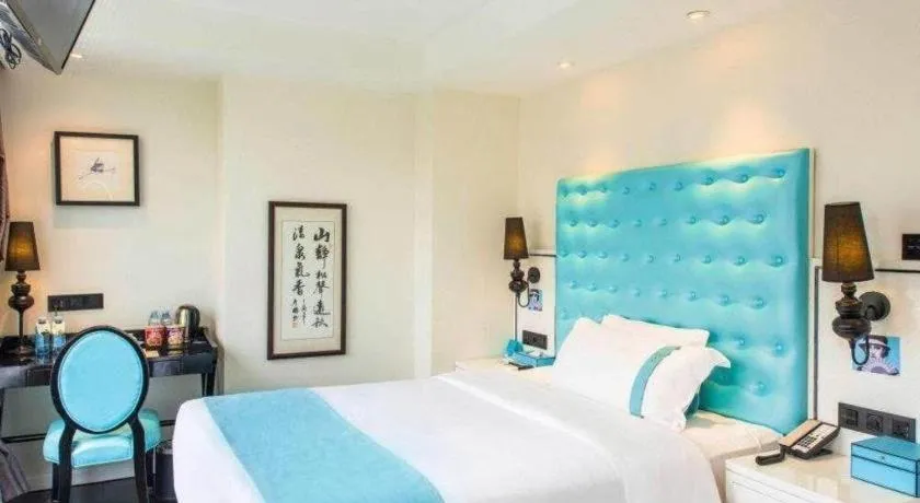 Bed in Xana Lite Guangzhou Shixi Metro Station