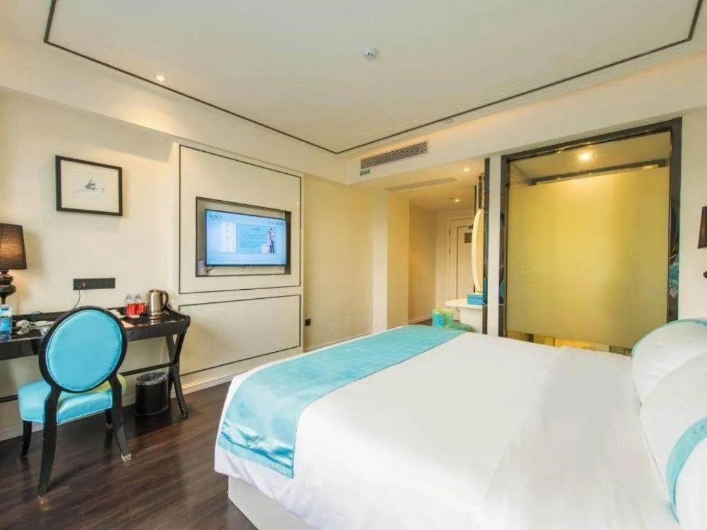 Bed in Xana Lite Guangzhou Shixi Metro Station