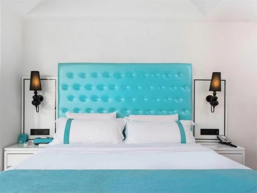 Bed in Xana Lite Guangzhou Shixi Metro Station