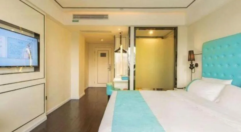 Bed in Xana Lite Guangzhou Shixi Metro Station