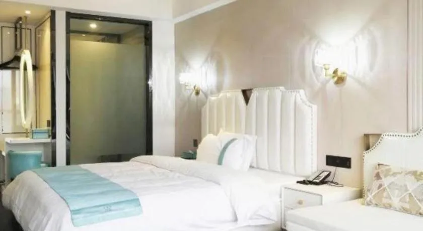 Bed in Xana Lite Guangzhou Shixi Metro Station