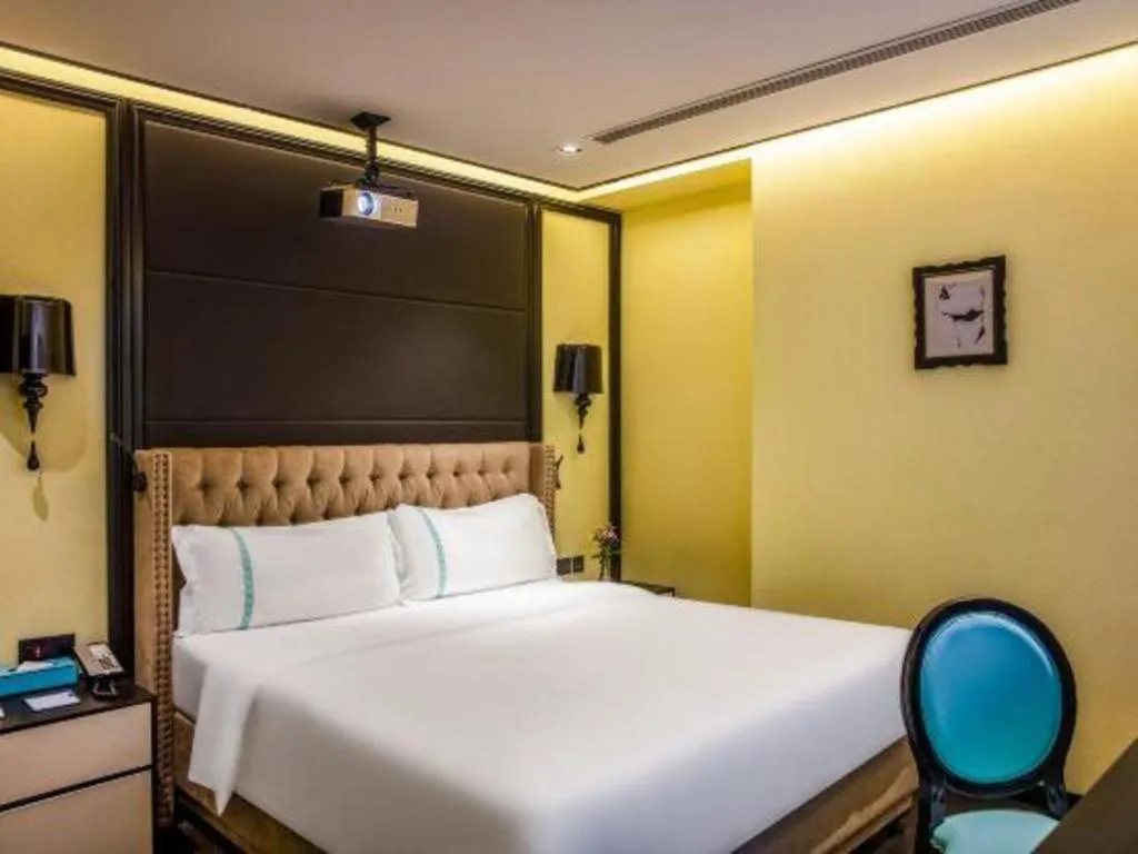 Bed in Xana Hotelle Beijing Olympic Park South Lishuiqiao Metro Station