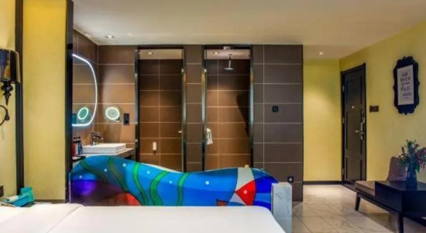 Bed in Xana Hotelle Beijing Olympic Park South Lishuiqiao Metro Station