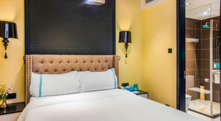 Bed in Xana Hotelle Beijing Olympic Park South Lishuiqiao Metro Station