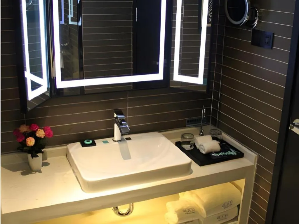 Xana Lite Korla Xiangli Avenue Food Street