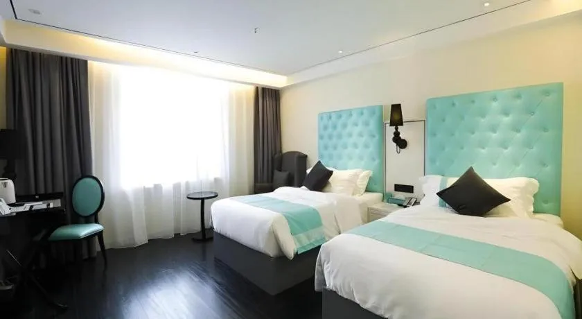 Bed in Xana Lite·Dunhua Railway Station