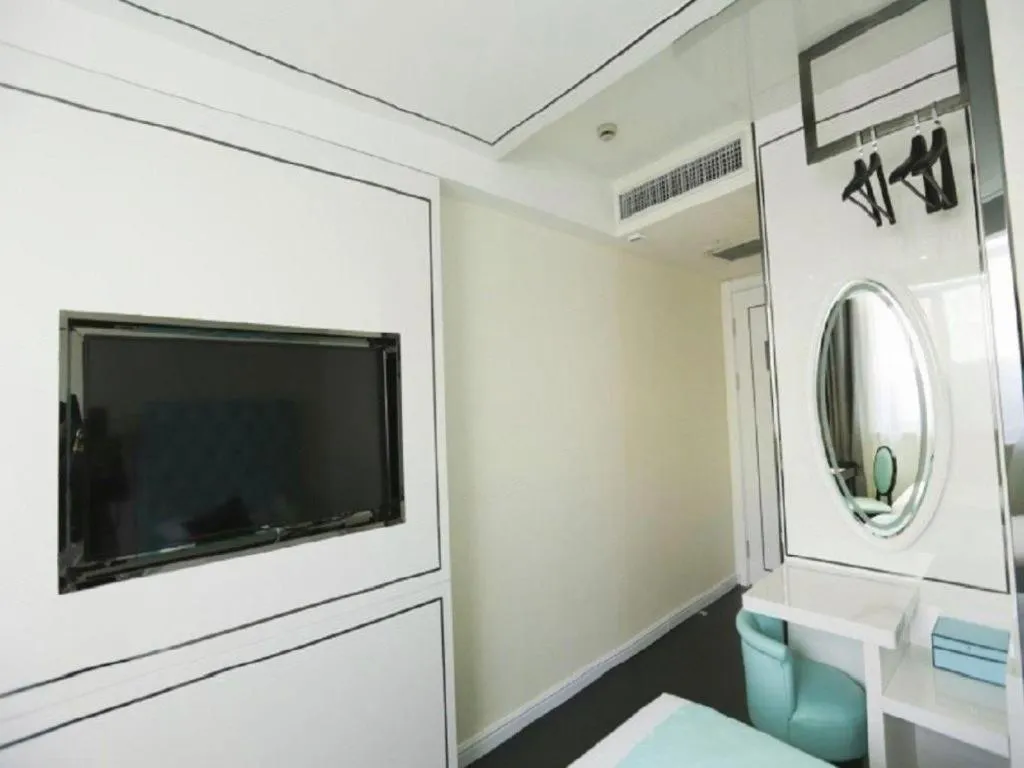 Xana Lite·Dunhua Railway Station