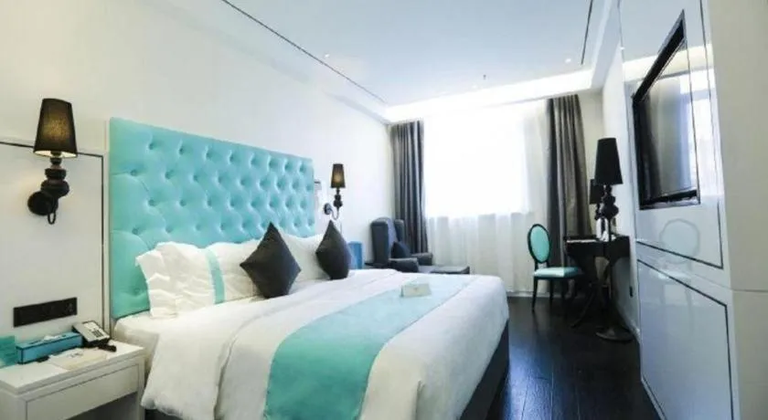 Bed in Xana Lite·Dunhua Railway Station