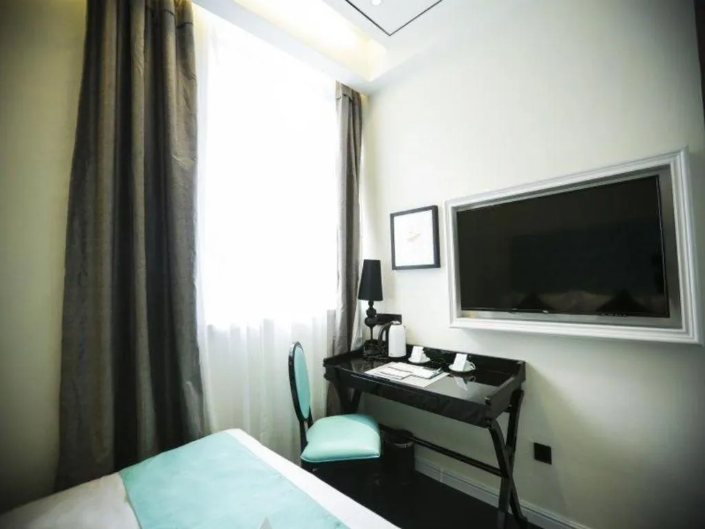 Bed in Xana Lite·Dunhua Railway Station