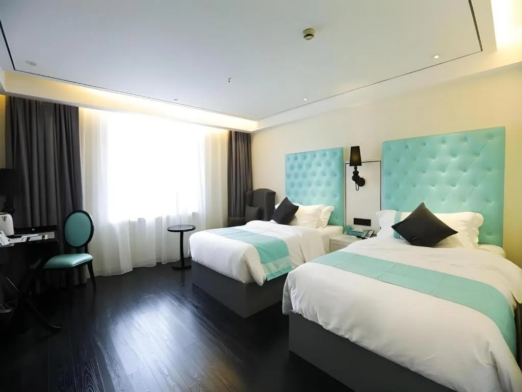 Bed in Xana Lite·Dunhua Railway Station