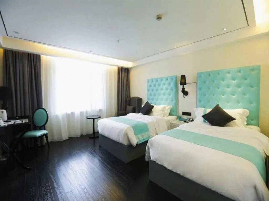 Bed in Xana Lite·Dunhua Railway Station