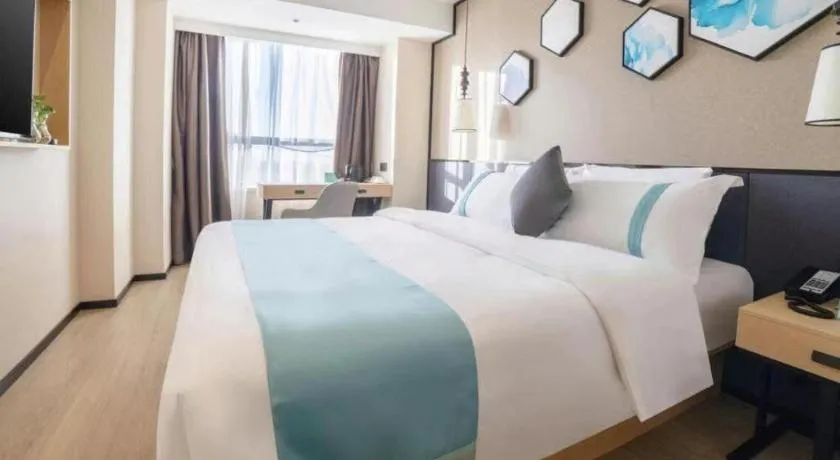 Bed in Xana Lite·Dunhua Railway Station