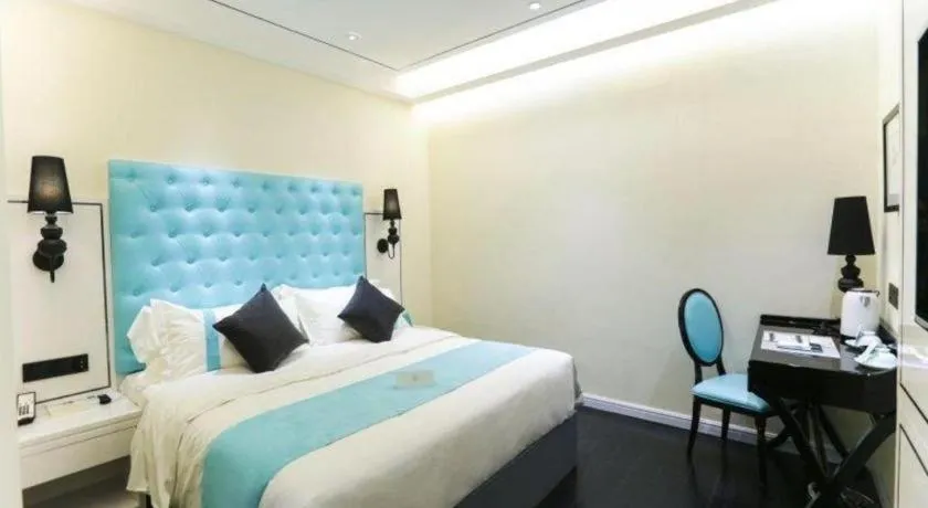 Bed in Xana Lite·Dunhua Railway Station