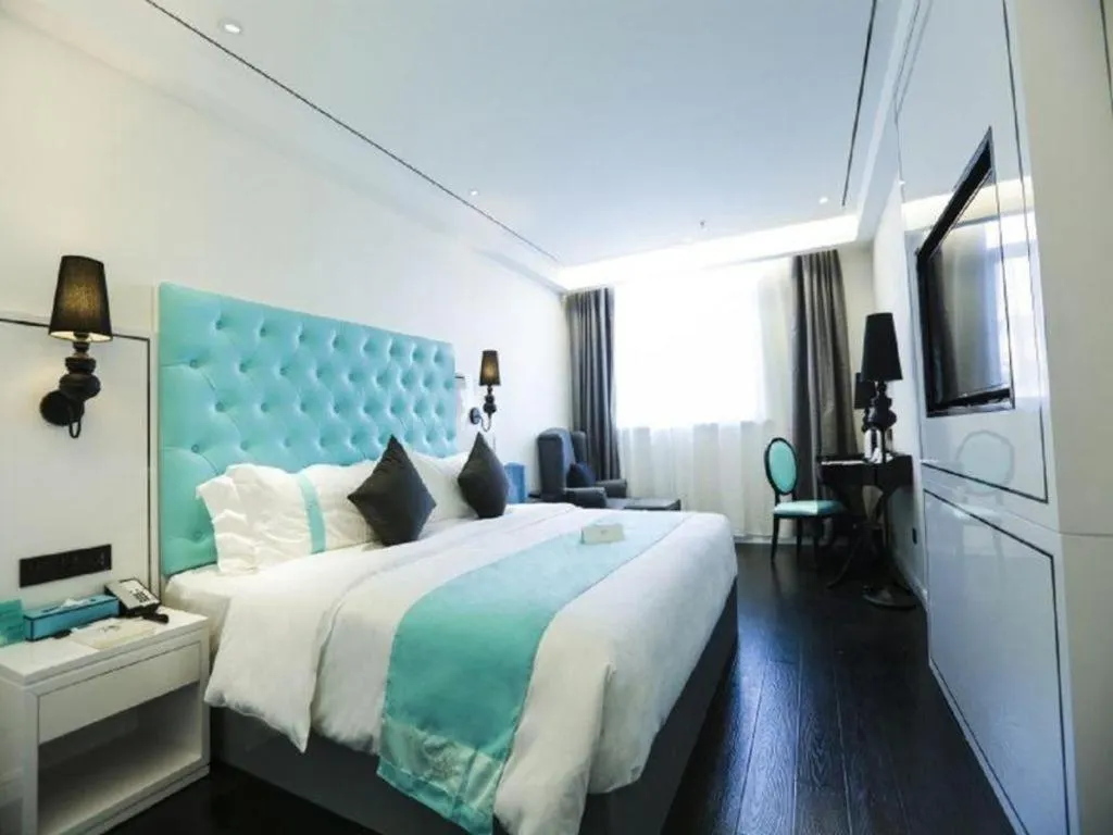 Bed in Xana Lite·Dunhua Railway Station